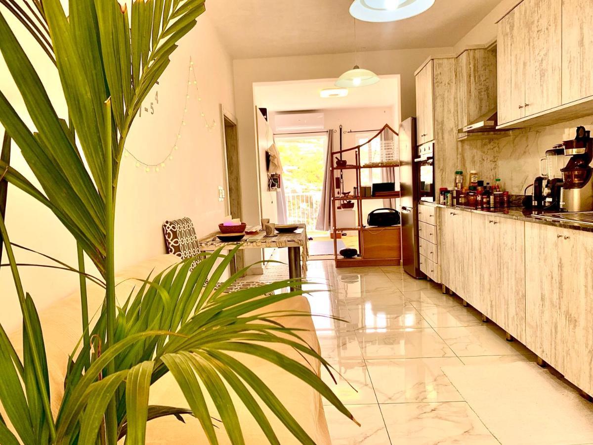 Private Bedroom With Balcony In A Shared Apartment At The Bay Of クレンディ エクステリア 写真
